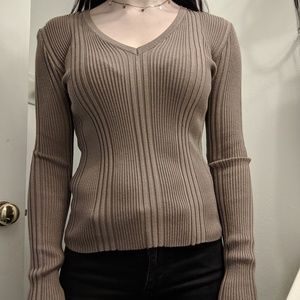 Fitted v neck sweater